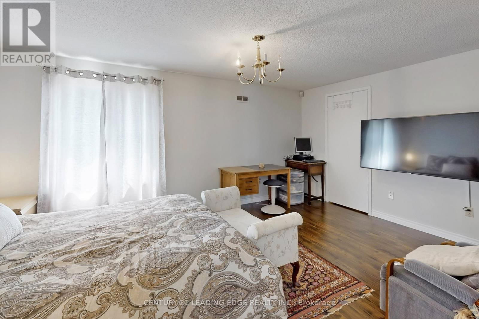 148 STEPHEN STREET Image 21