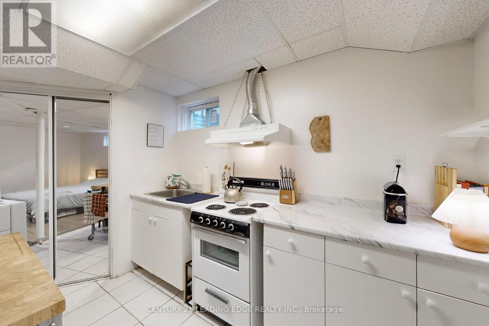 148 STEPHEN STREET Image 34