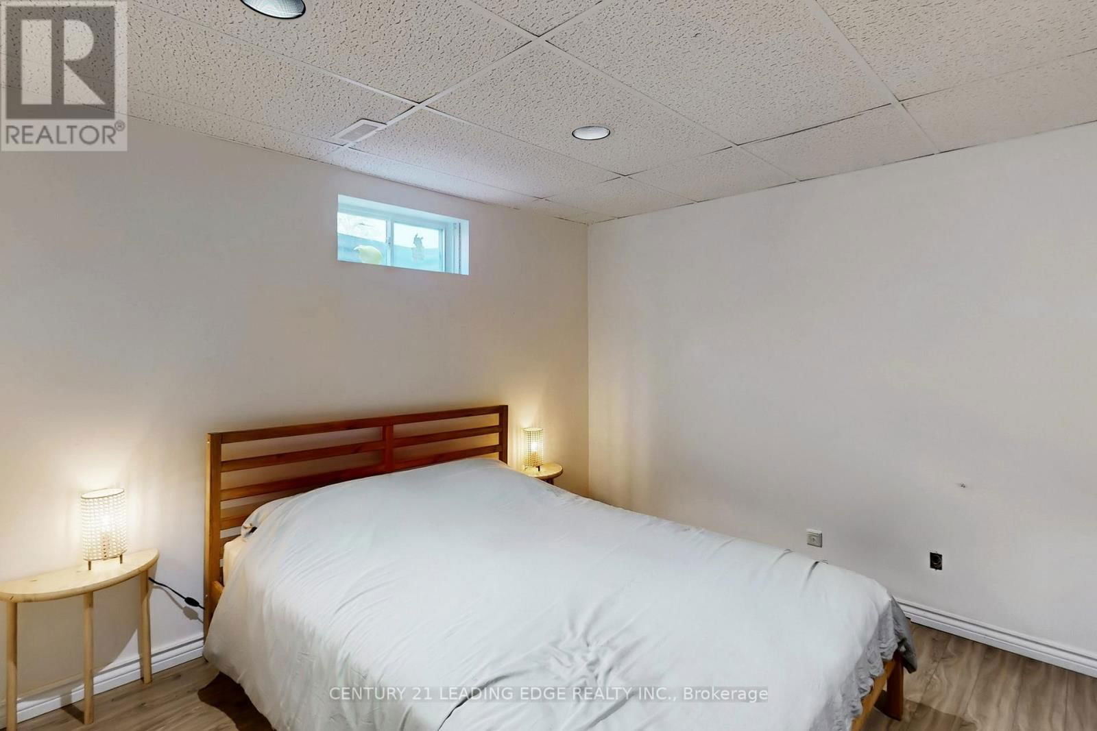 148 STEPHEN STREET Image 35