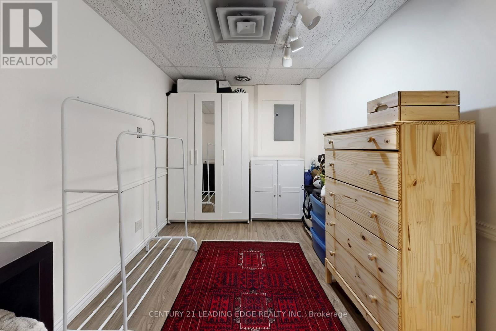 148 STEPHEN STREET Image 37