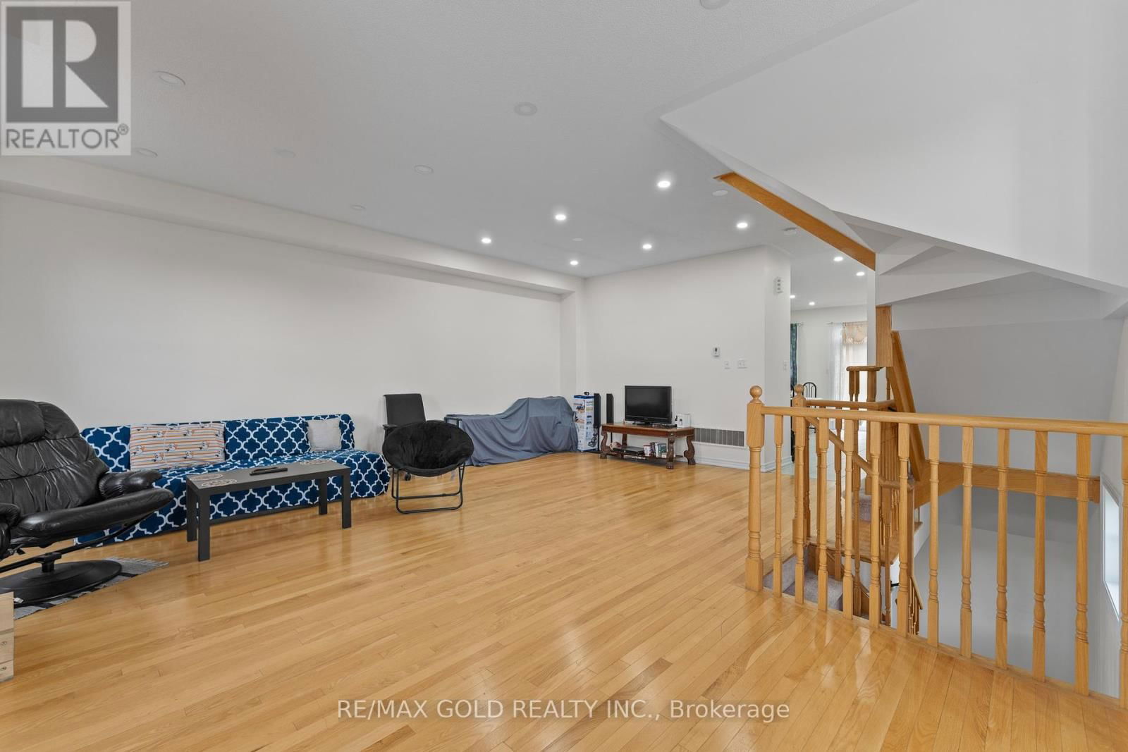 25 - 10 PORTER AVENUE WEST Image 10