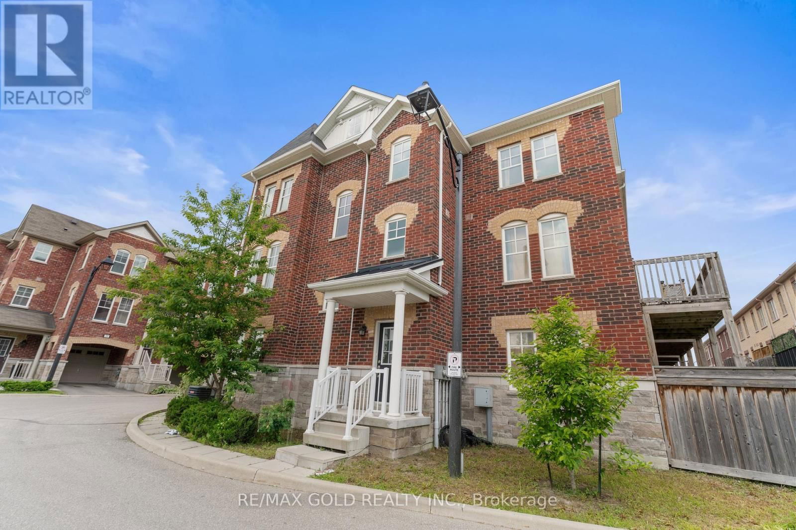 25 - 10 PORTER AVENUE WEST Image 2