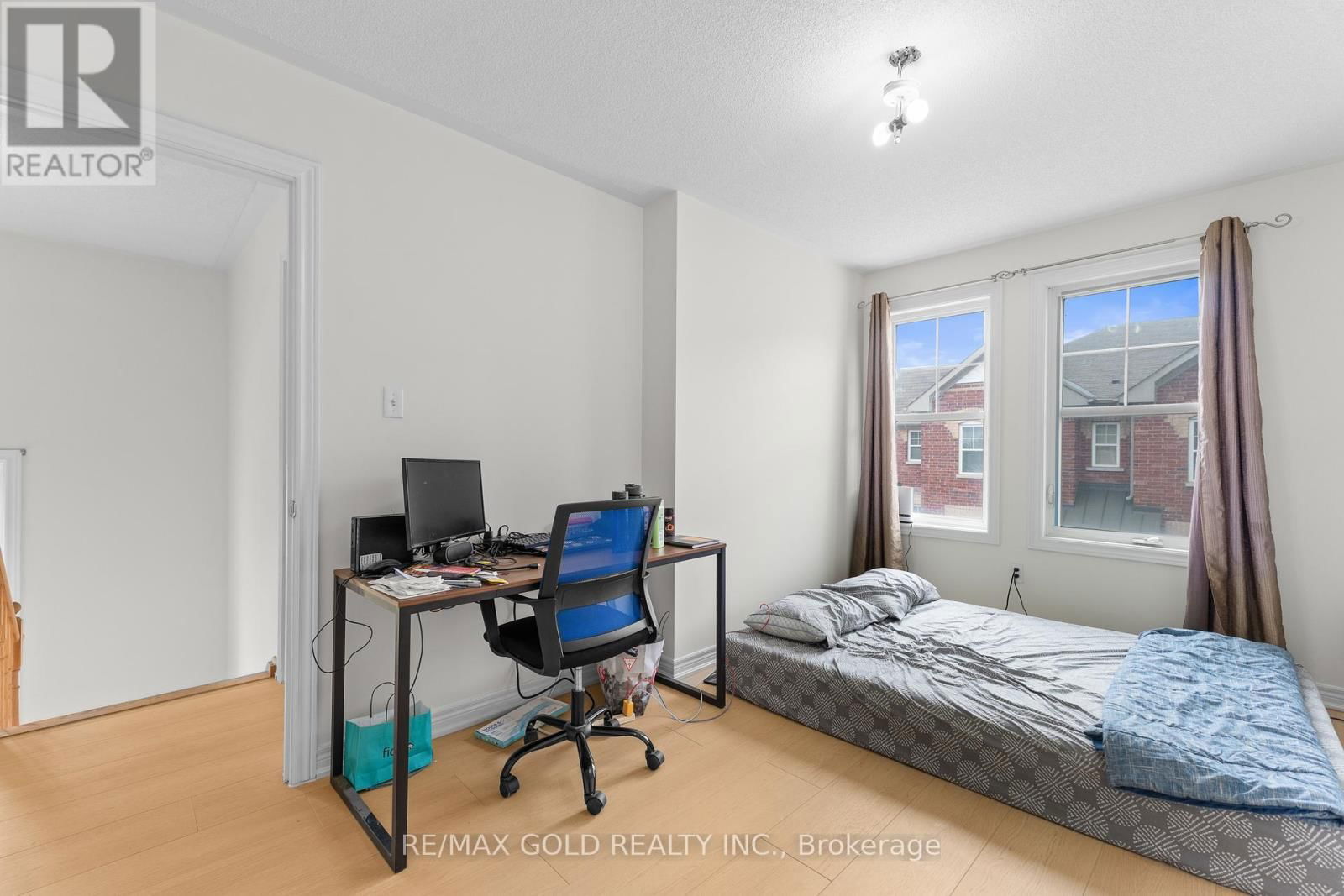 25 - 10 PORTER AVENUE WEST Image 25