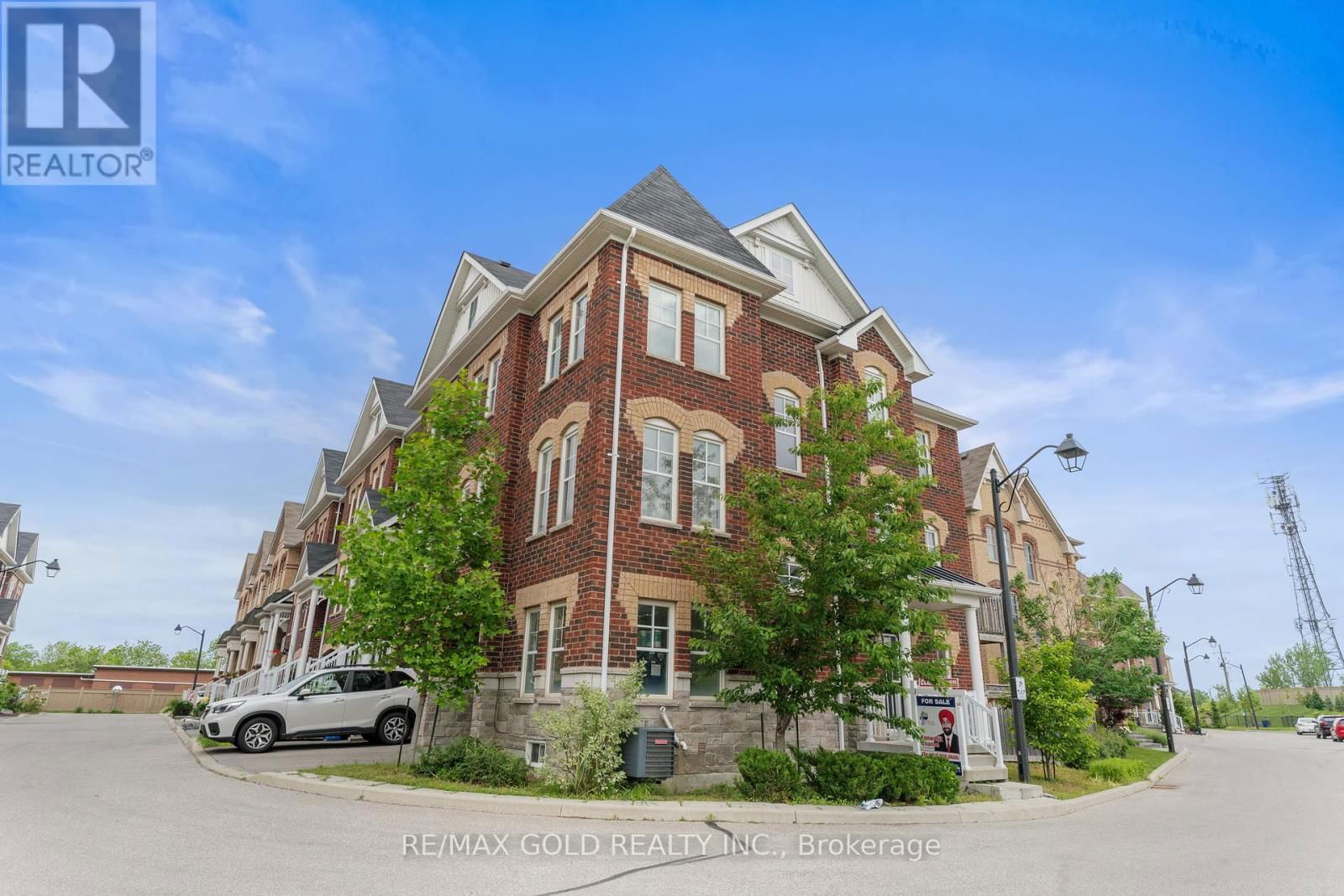 25 - 10 PORTER AVENUE WEST Image 3