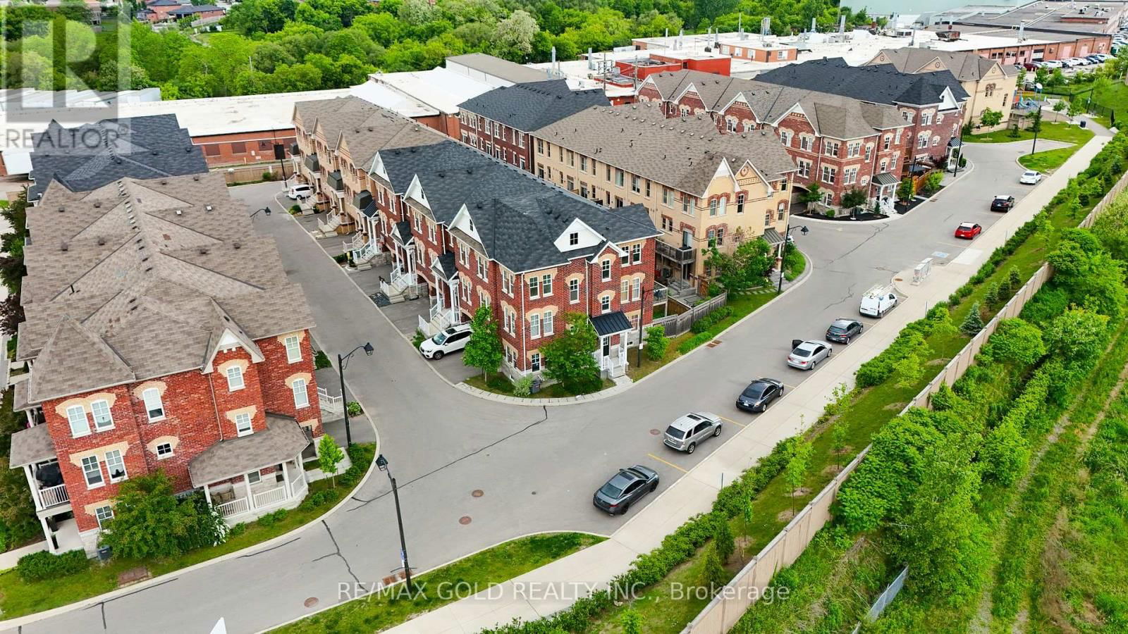 25 - 10 PORTER AVENUE WEST Image 31