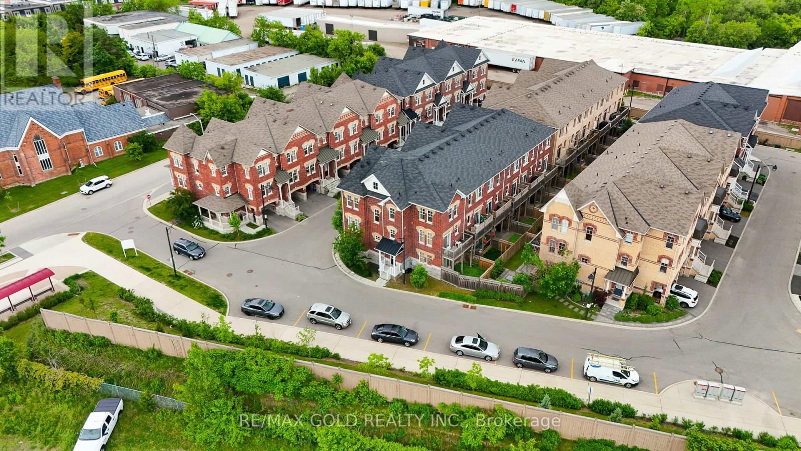25 - 10 PORTER AVENUE WEST Image 32