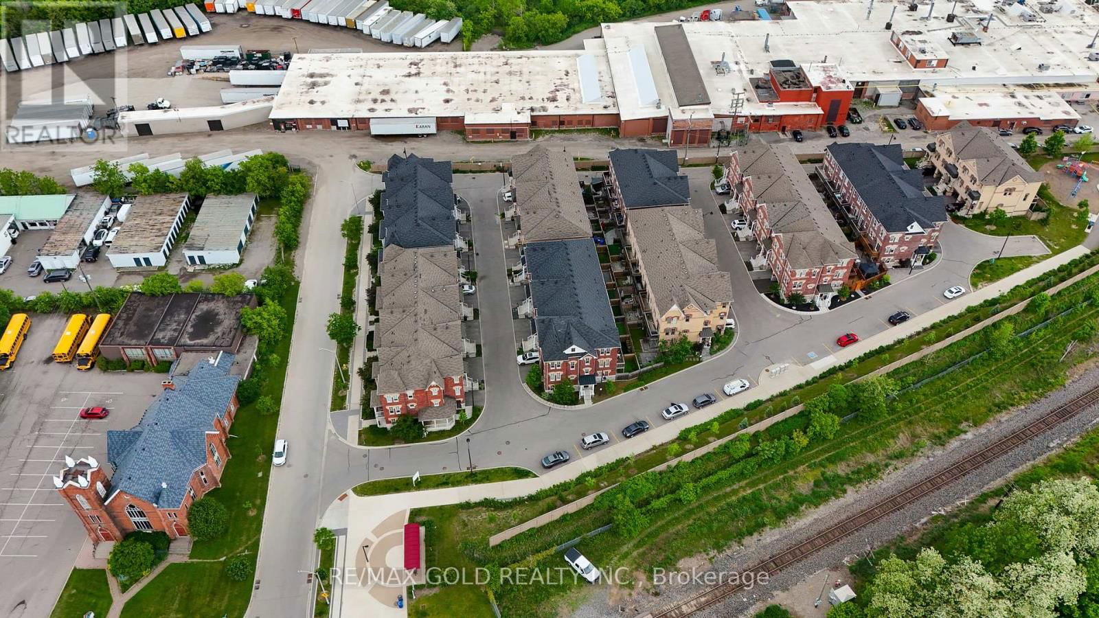 25 - 10 PORTER AVENUE WEST Image 36