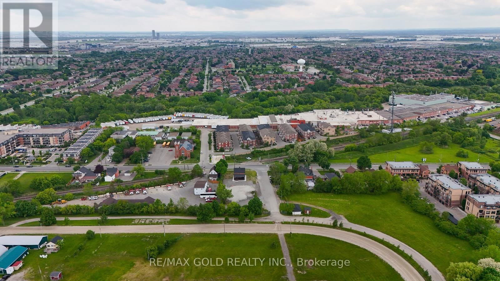 25 - 10 PORTER AVENUE WEST Image 38