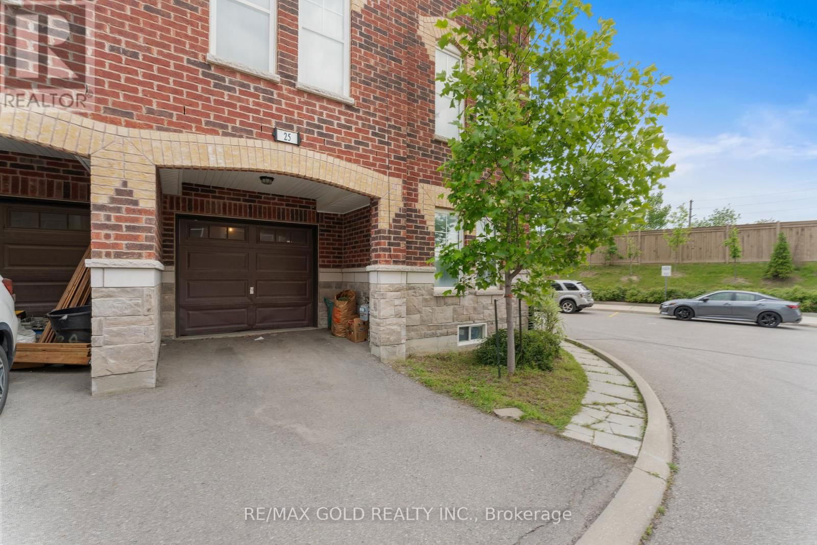25 - 10 PORTER AVENUE WEST Image 4