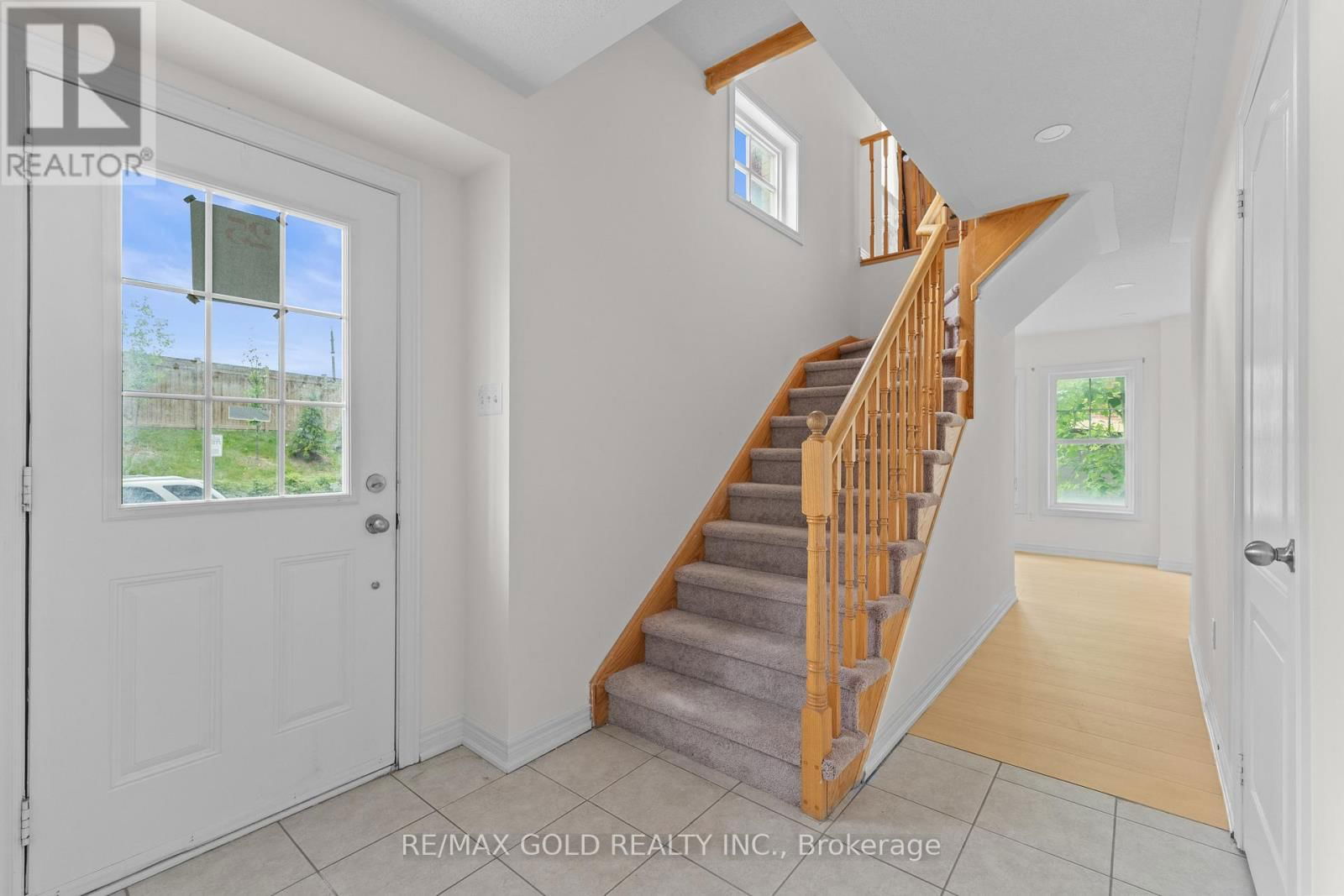 25 - 10 PORTER AVENUE WEST Image 6
