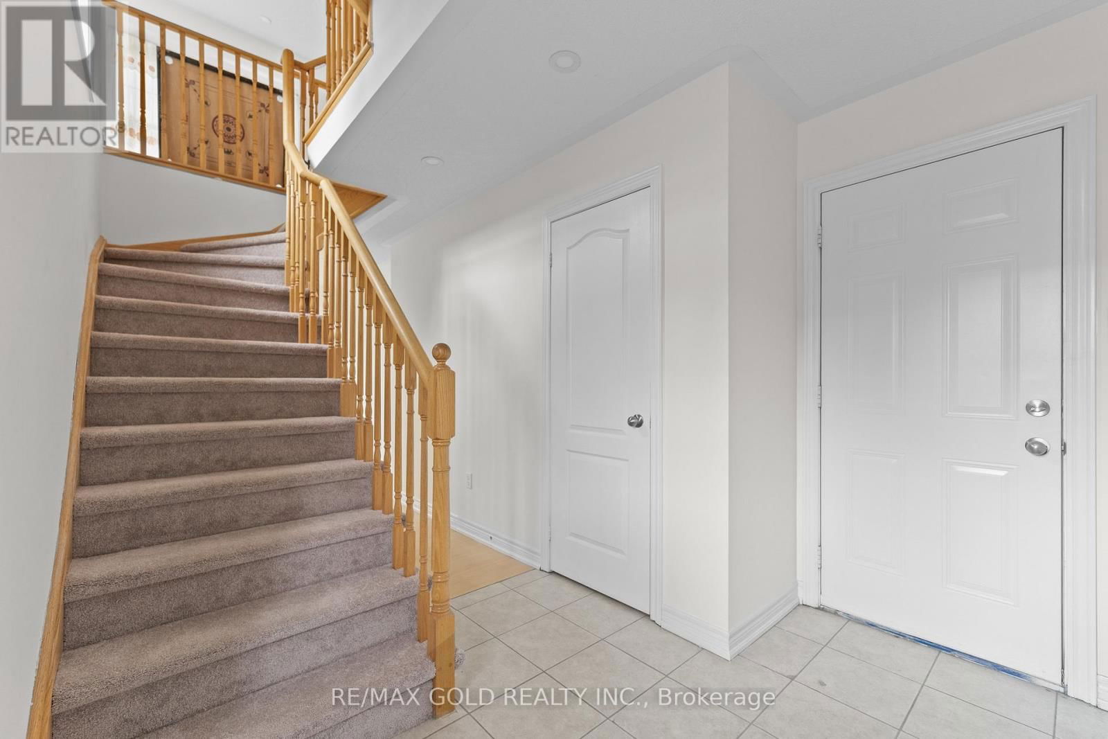 25 - 10 PORTER AVENUE WEST Image 7