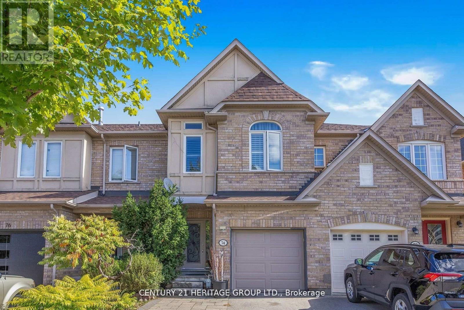 74 LANDER CRESCENT Image 1
