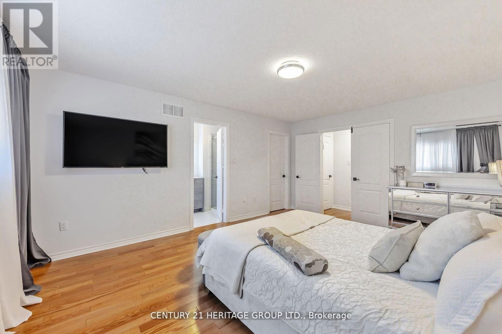 74 LANDER CRESCENT Image 19