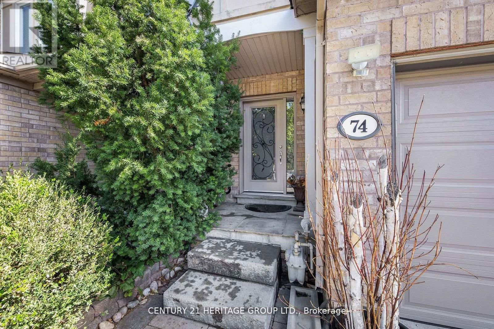 74 LANDER CRESCENT Image 2