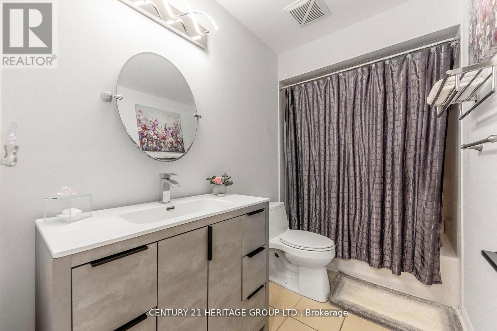 74 LANDER CRESCENT Image 20
