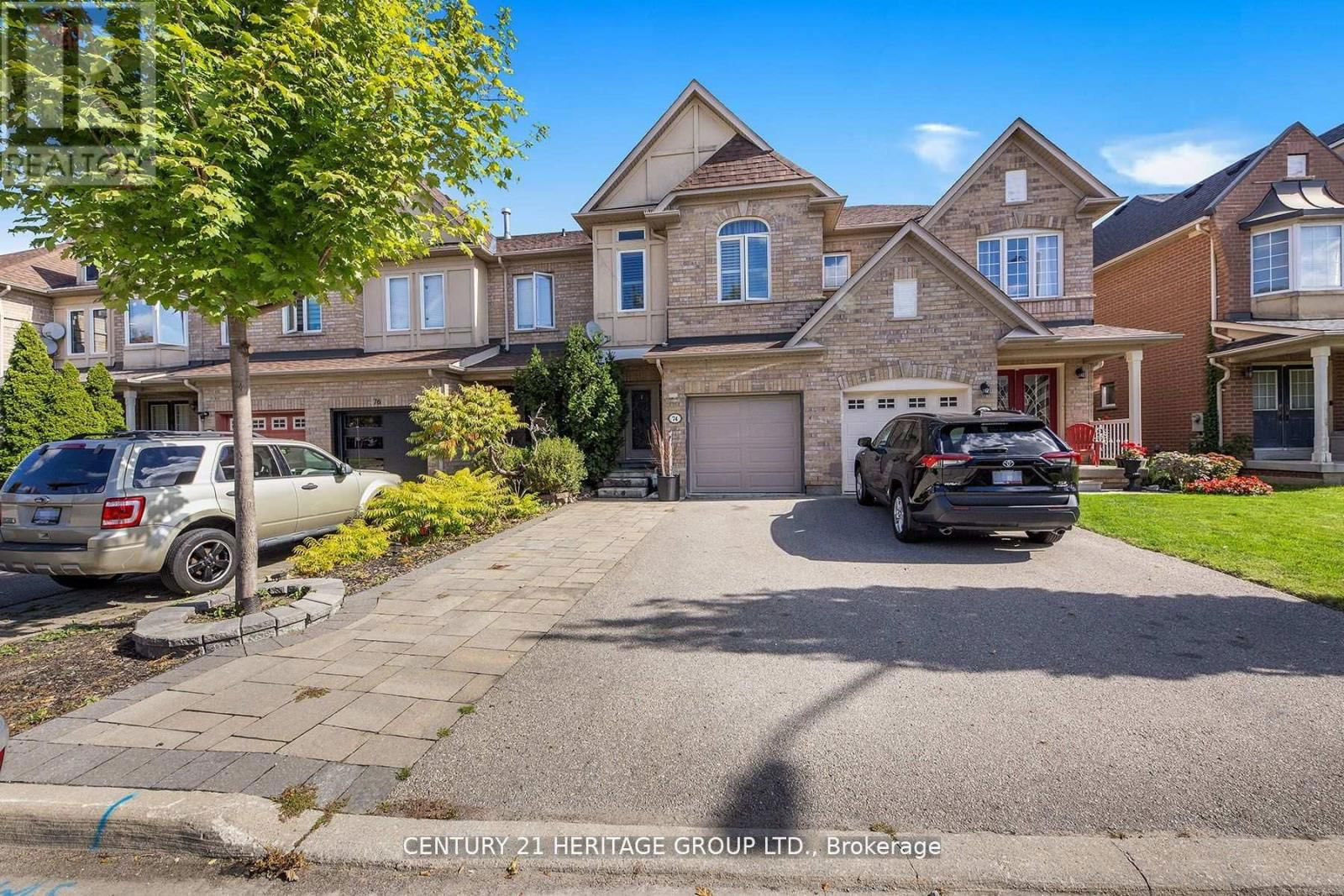 74 LANDER CRESCENT Image 29