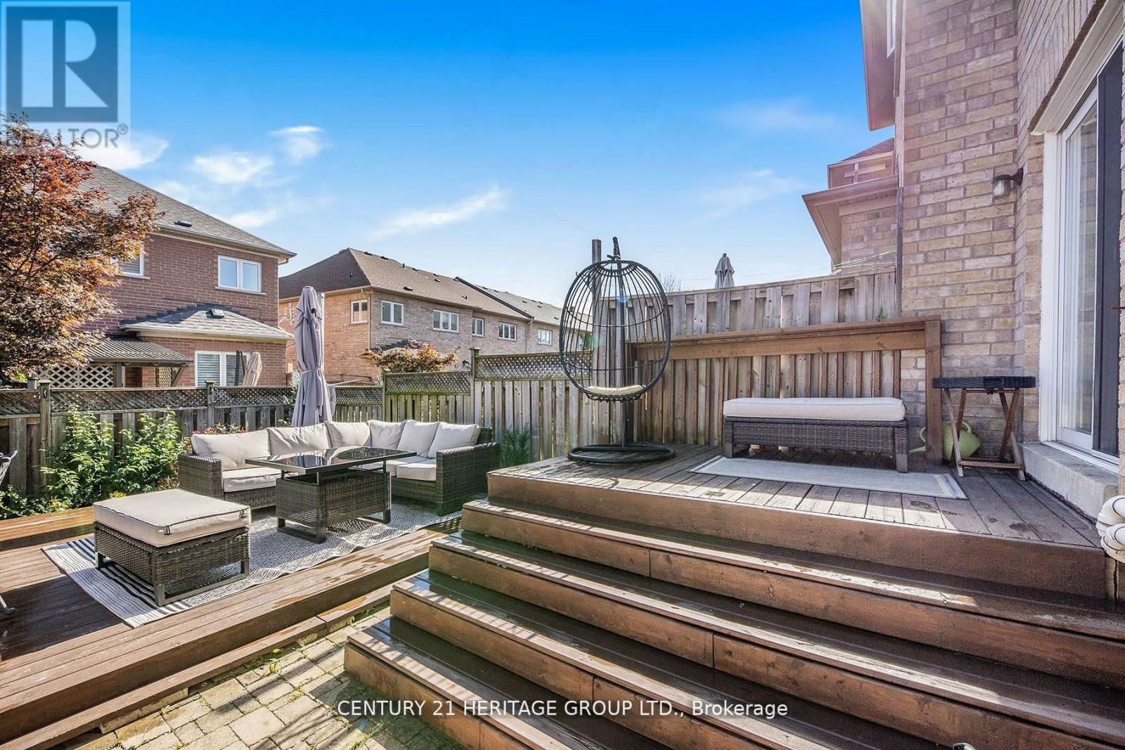 74 LANDER CRESCENT Image 30