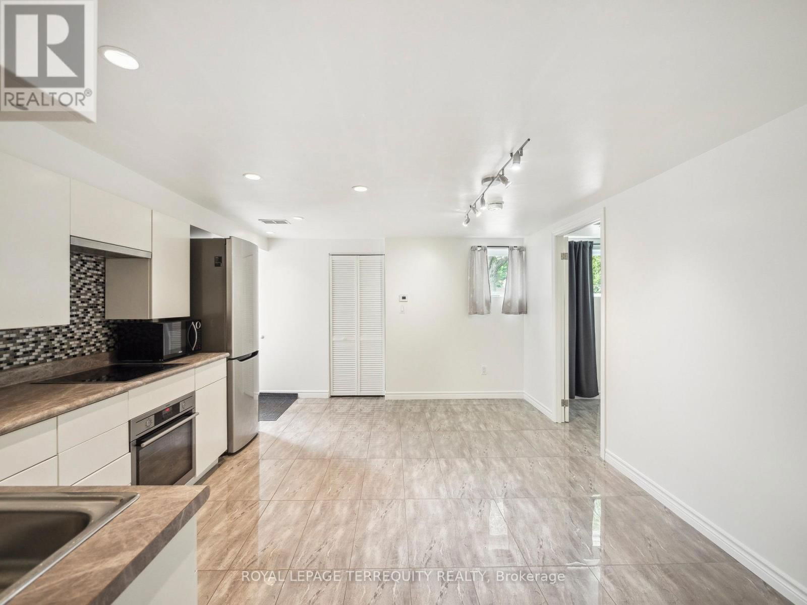 139 DRISCOLL ROAD Image 30