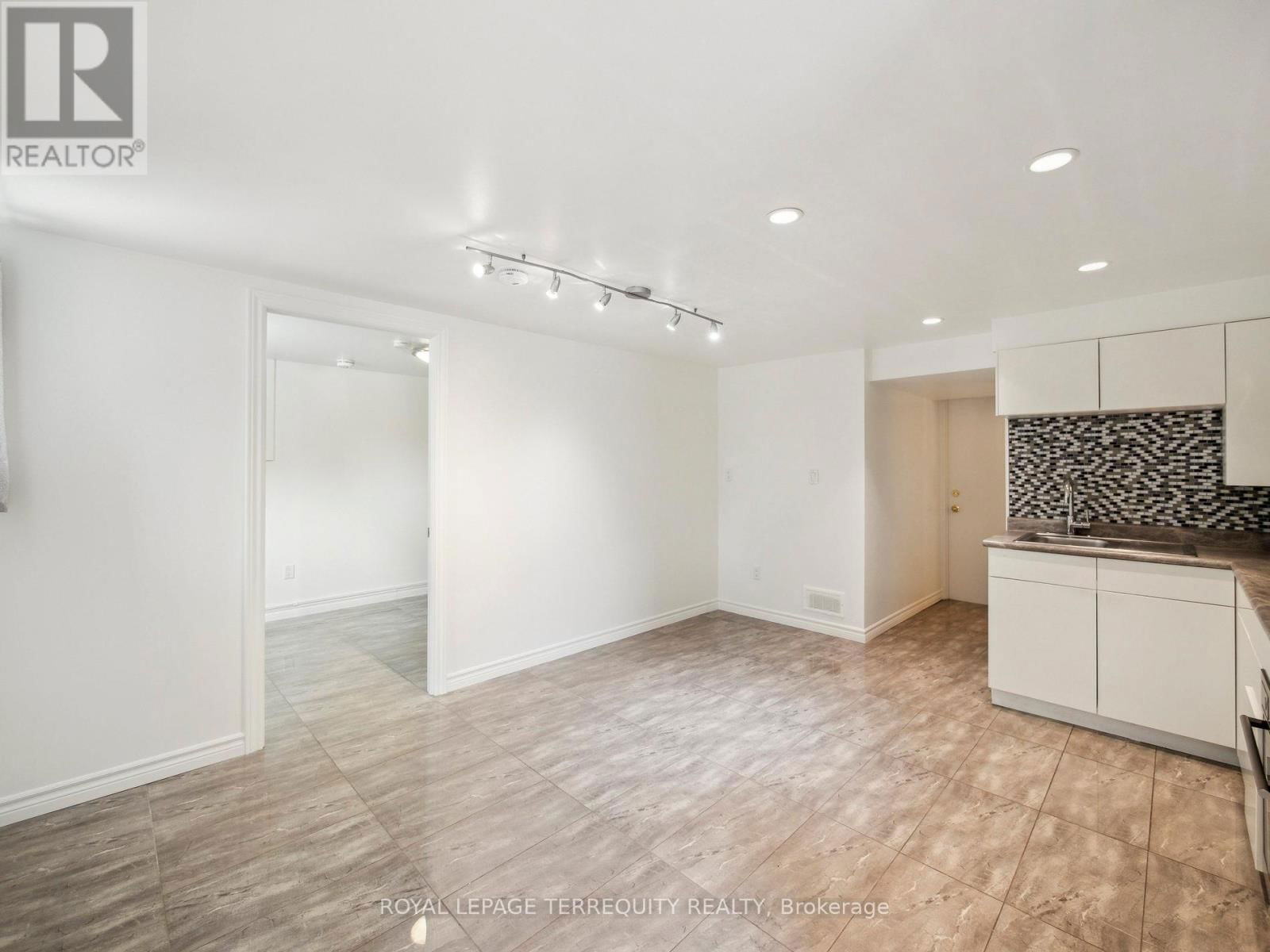 139 DRISCOLL ROAD Image 31