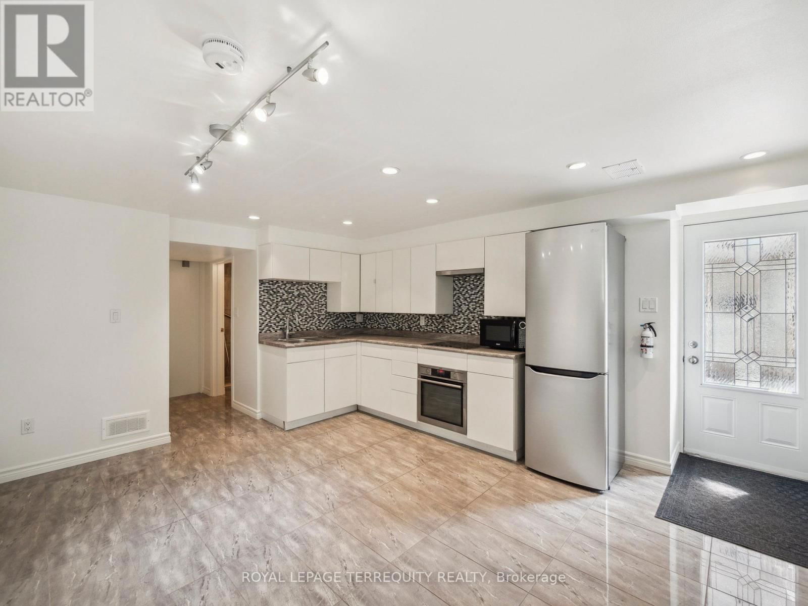 139 DRISCOLL ROAD Image 32