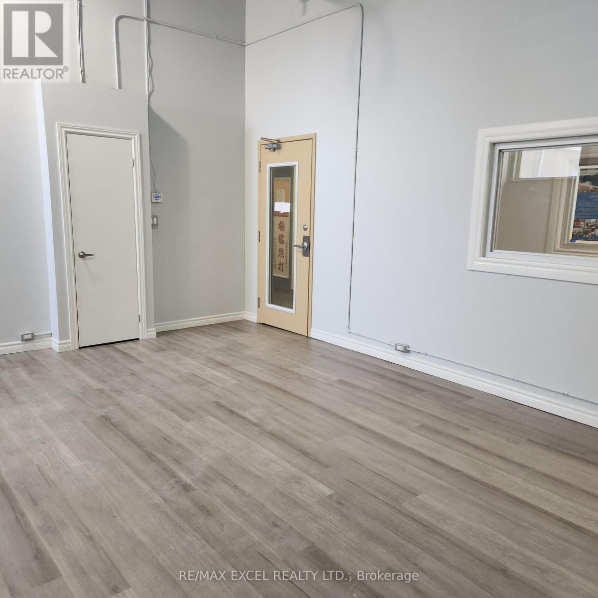 30 SOUTH UNIONVILLE AVENUE Image 2
