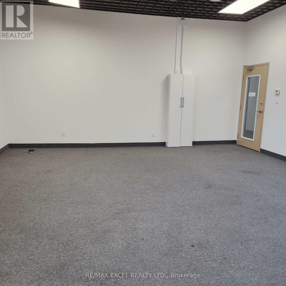 30 SOUTH UNIONVILLE AVENUE Image 4