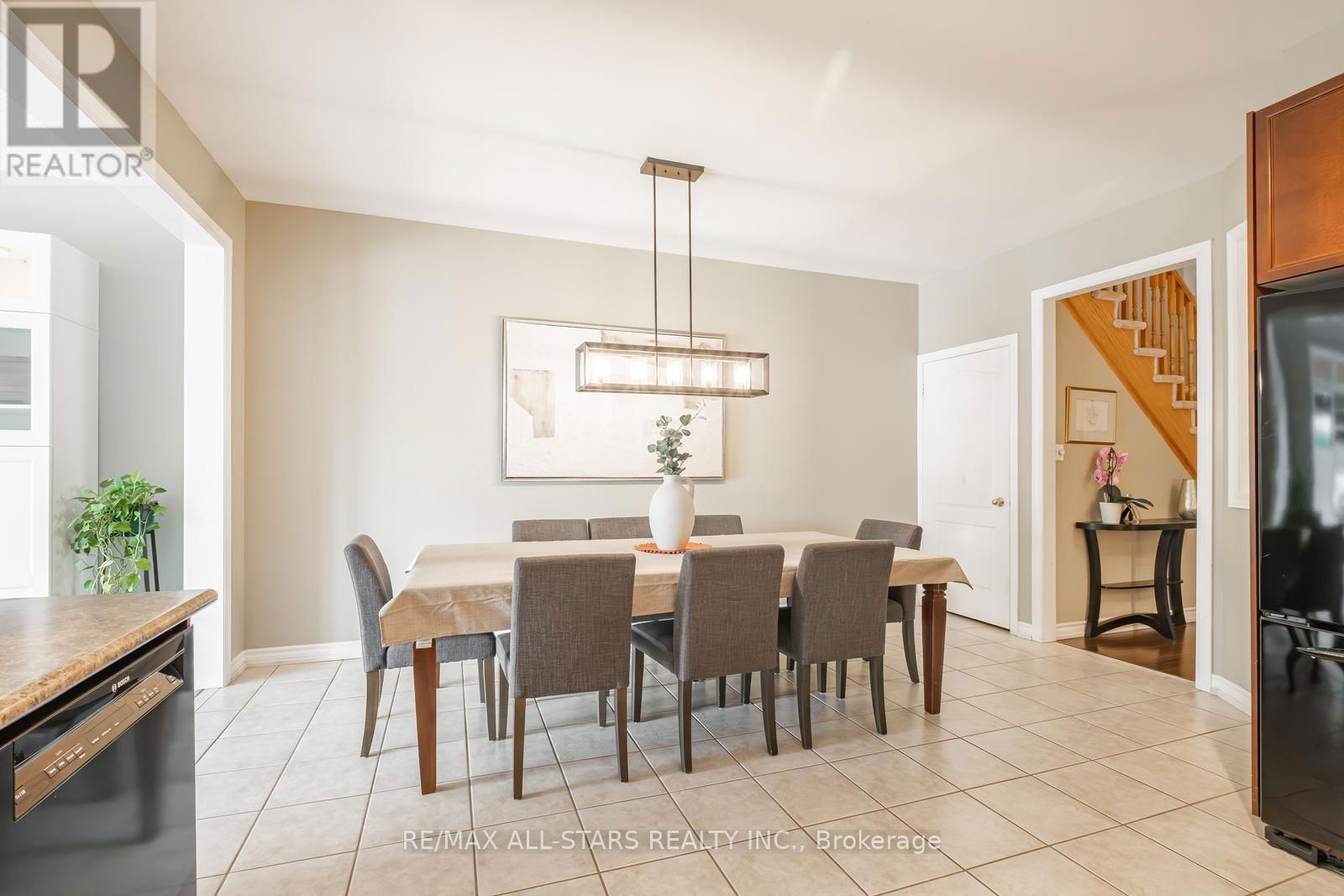 535 REEVES WAY BOULEVARD Image 11