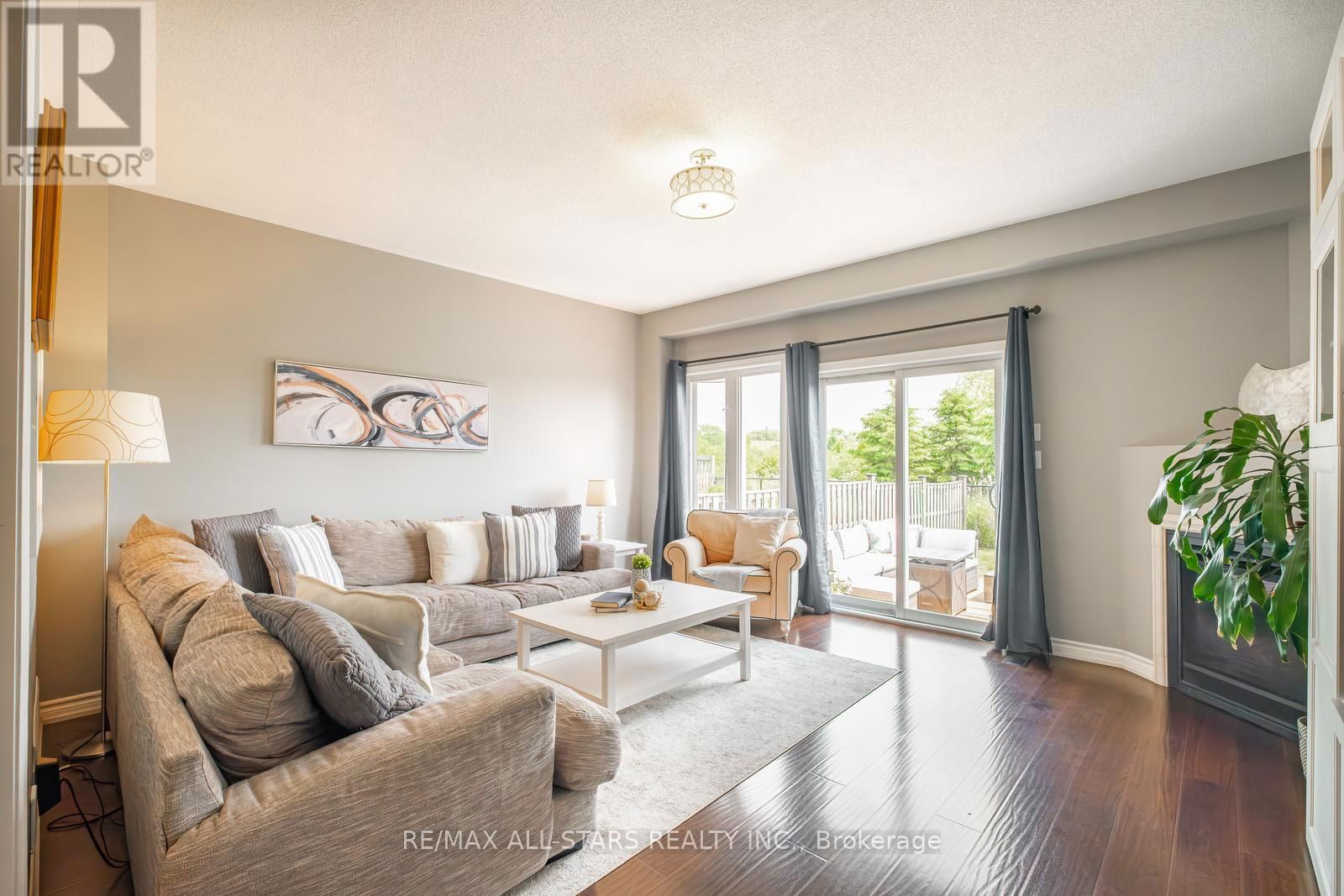 535 REEVES WAY BOULEVARD Image 12