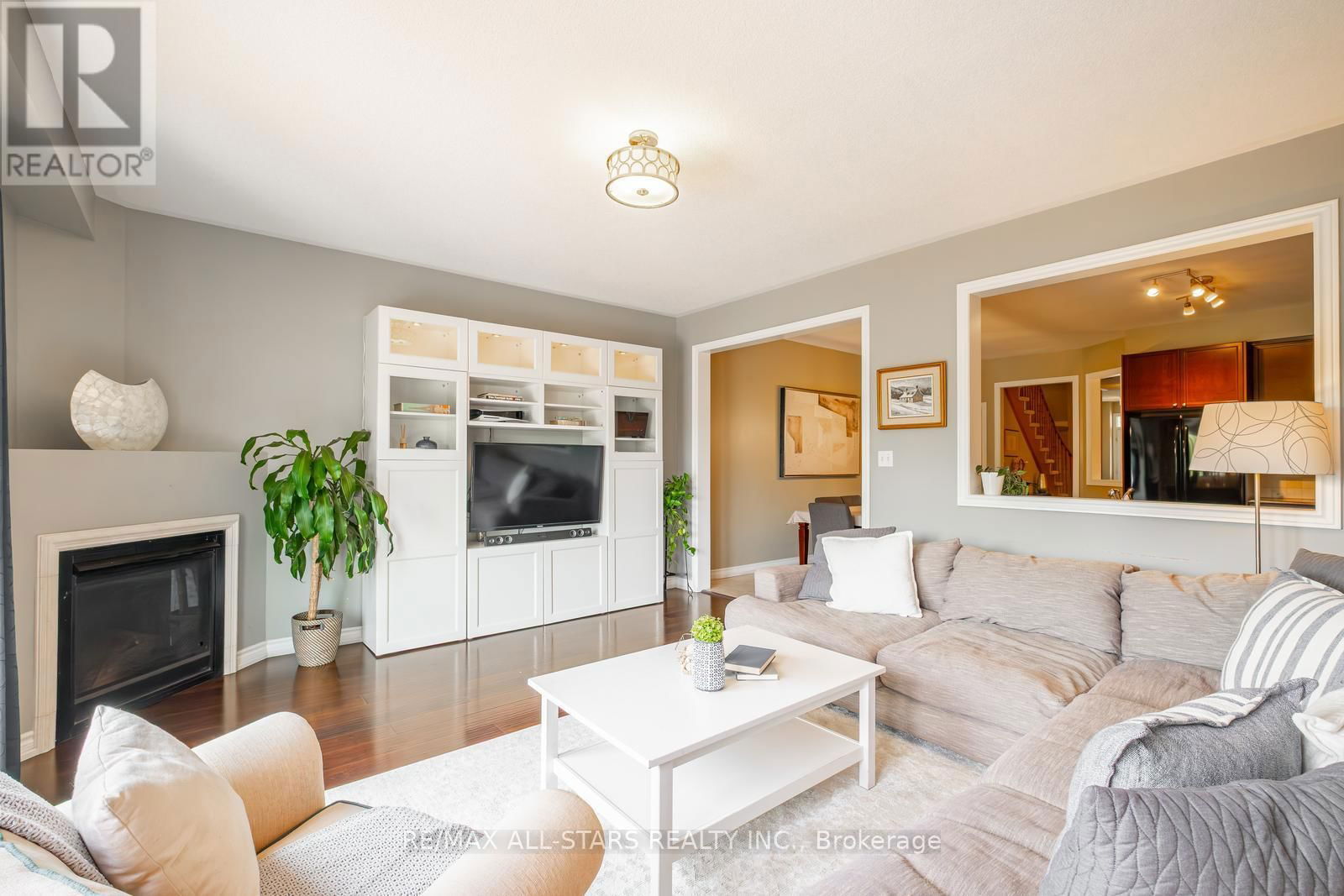 535 REEVES WAY BOULEVARD Image 13