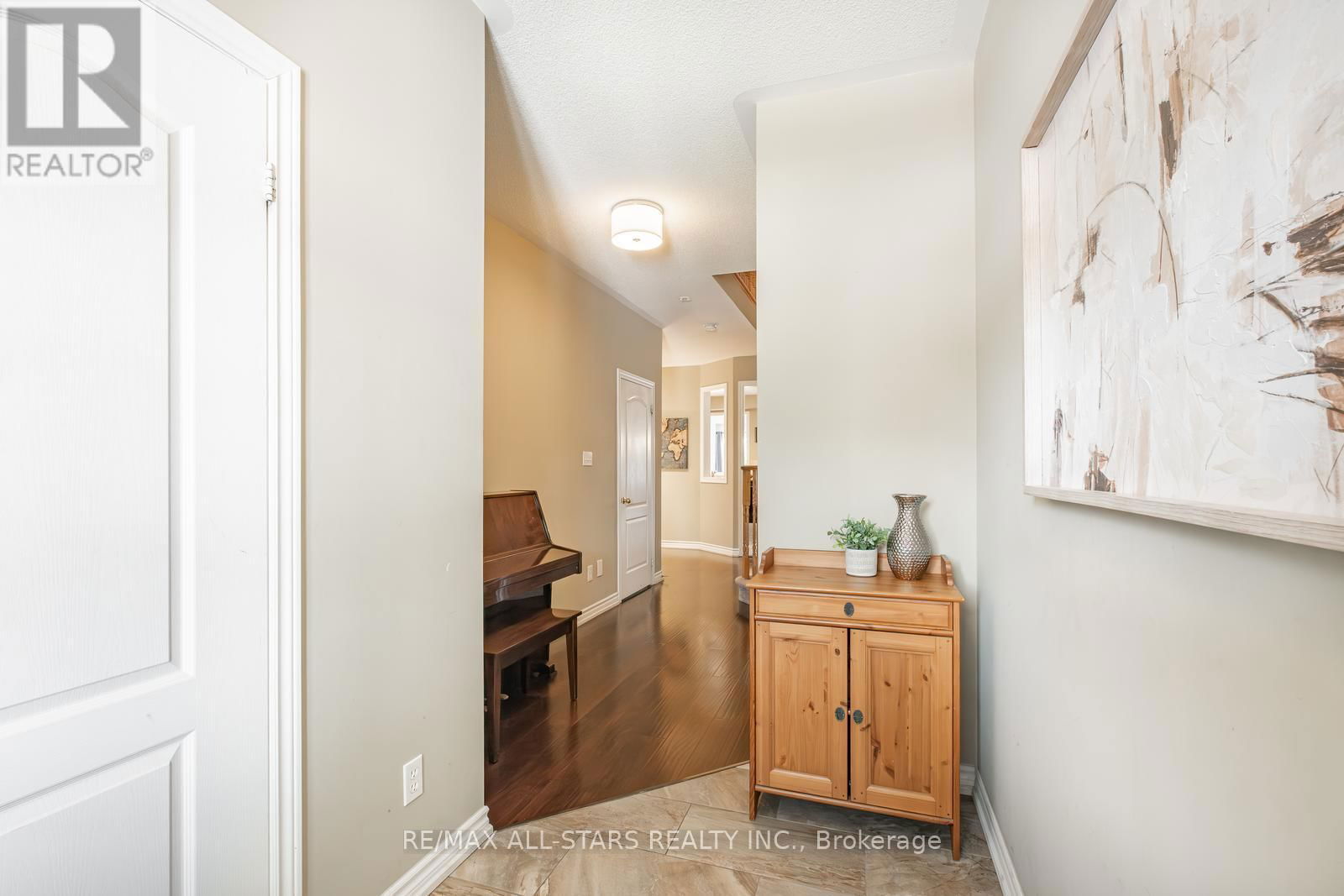 535 REEVES WAY BOULEVARD Image 4