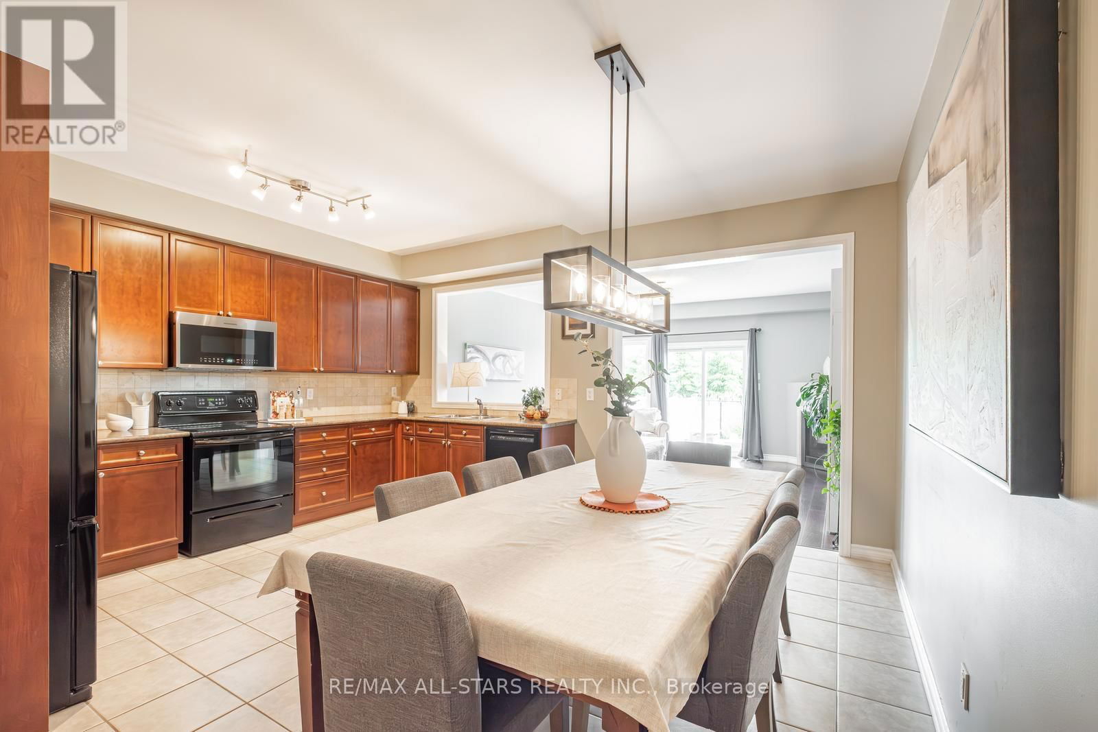 535 REEVES WAY BOULEVARD Image 8