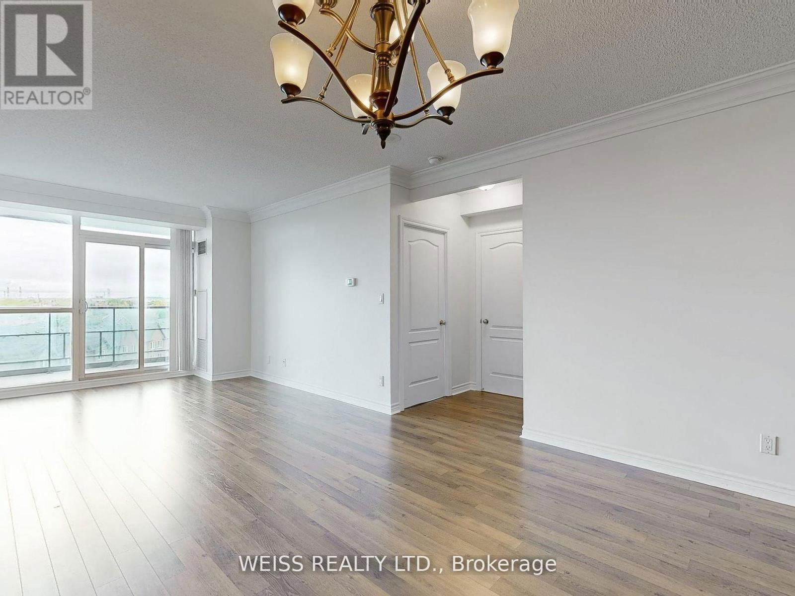 607 - 88 PROMENADE CIRCLE Image 10