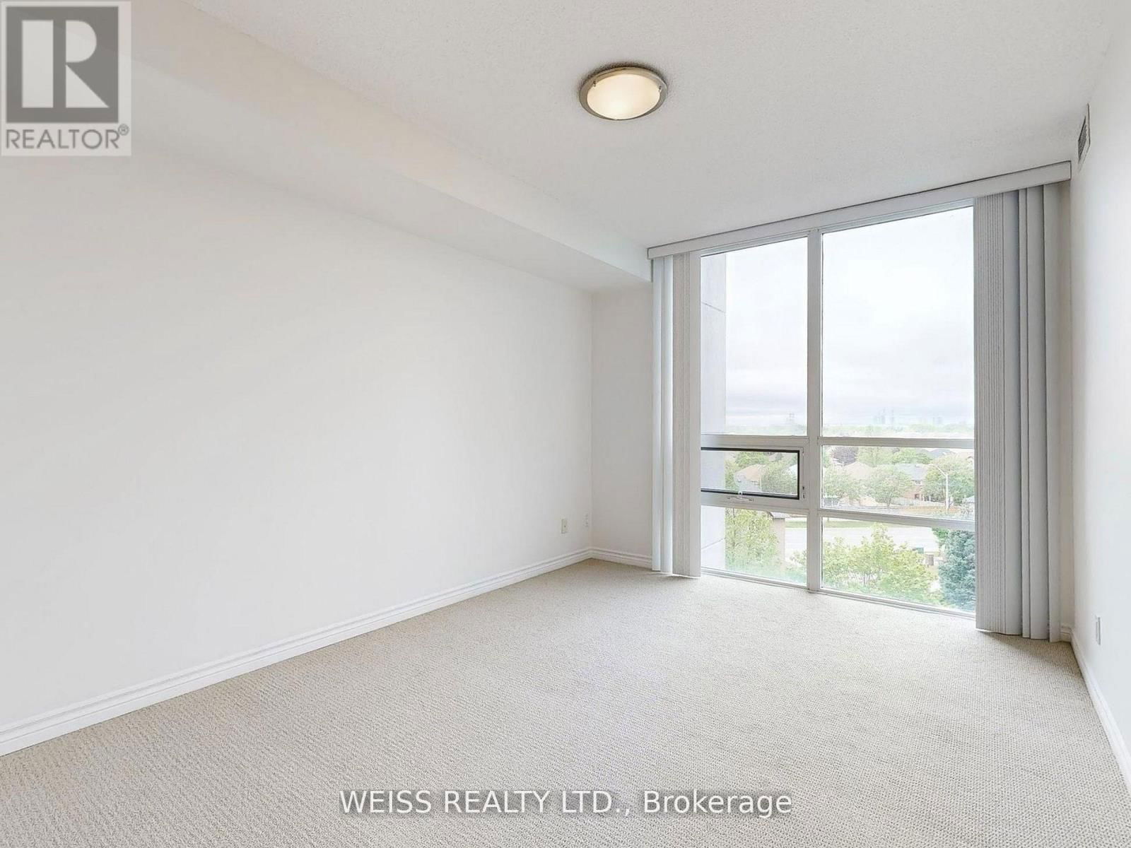 607 - 88 PROMENADE CIRCLE Image 14