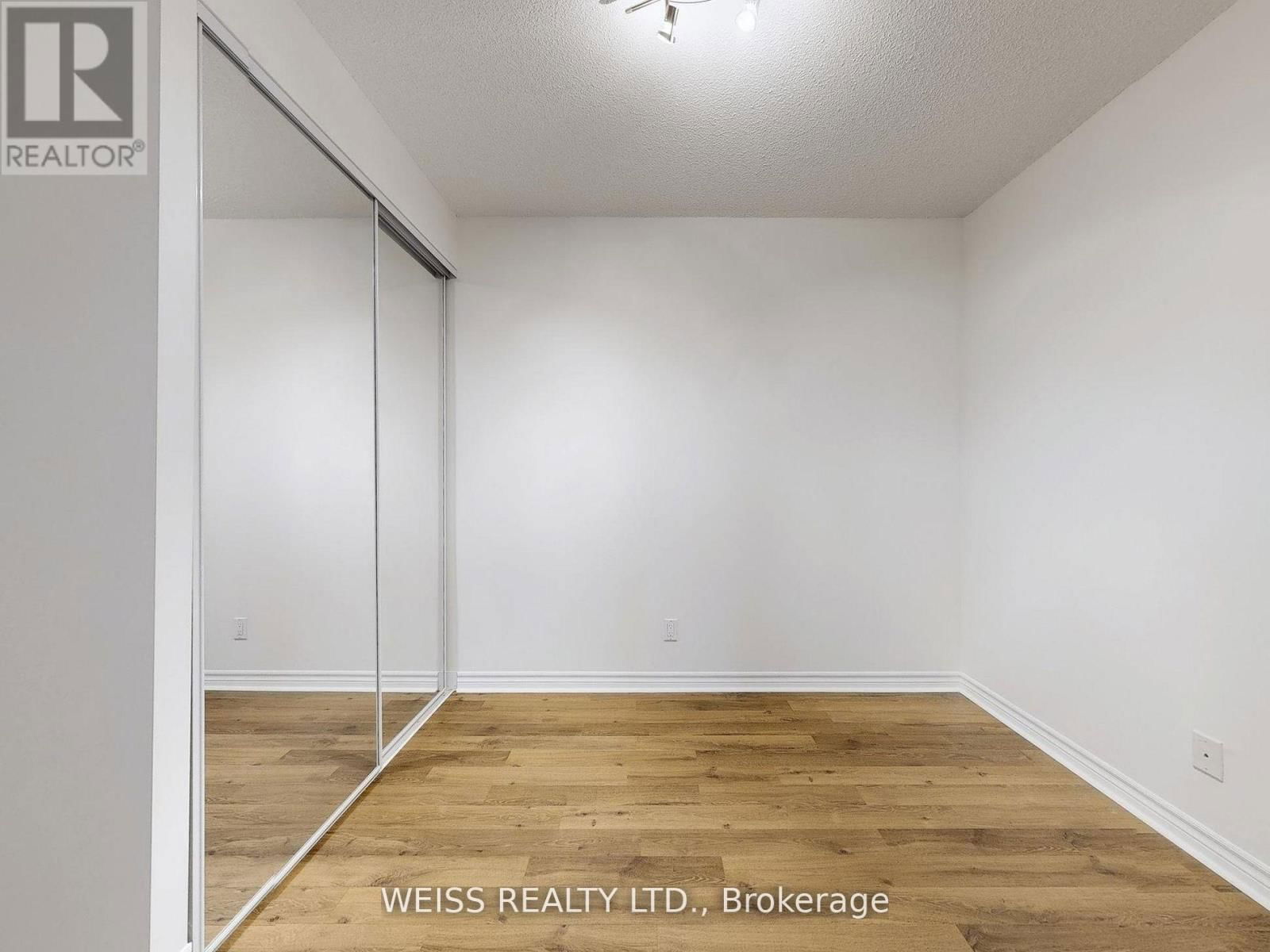607 - 88 PROMENADE CIRCLE Image 23