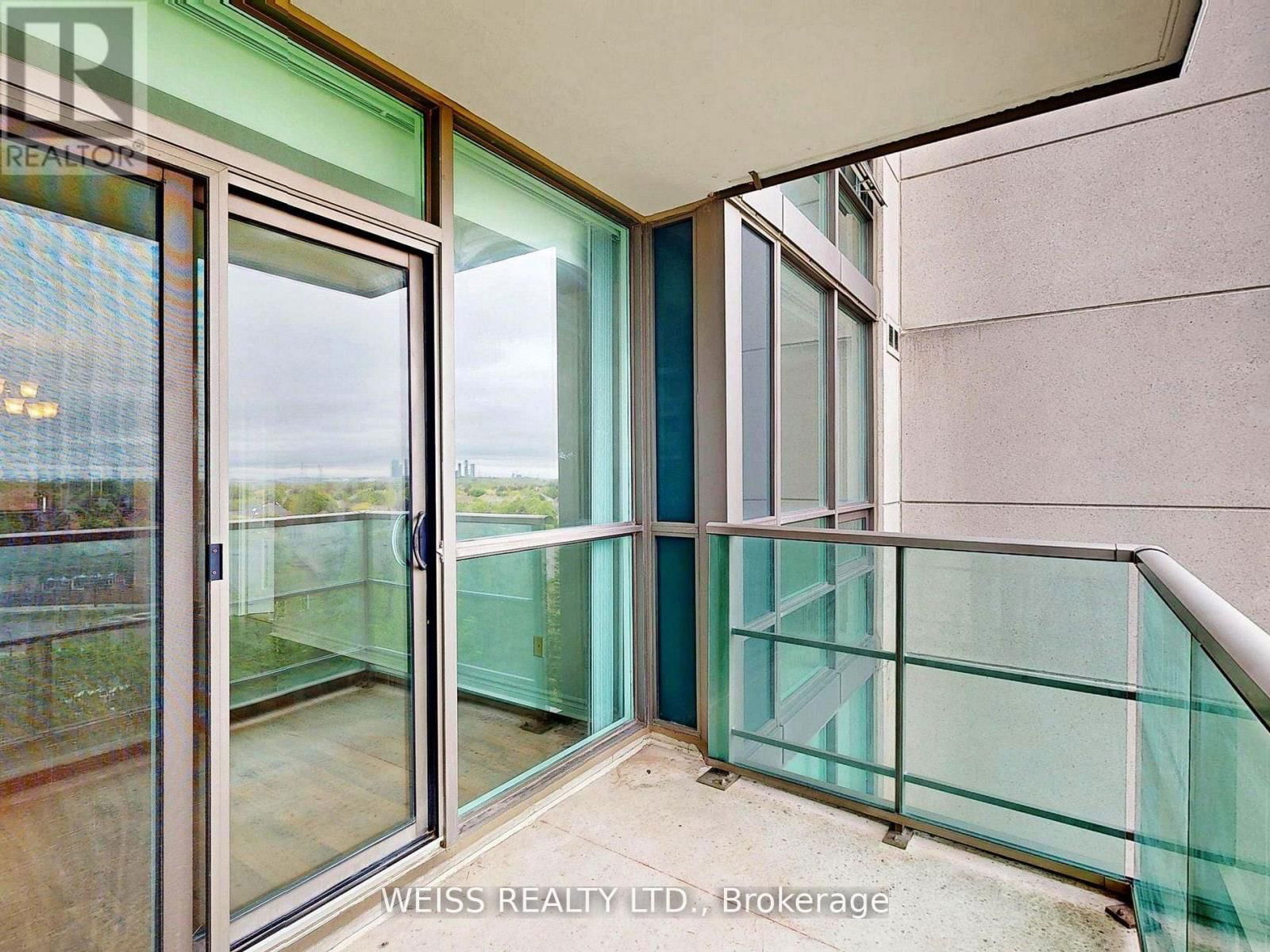 607 - 88 PROMENADE CIRCLE Image 27