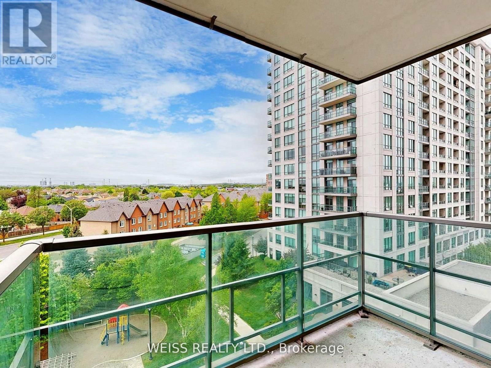 607 - 88 PROMENADE CIRCLE Image 28
