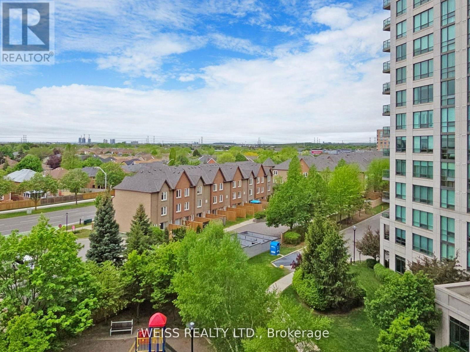 607 - 88 PROMENADE CIRCLE Image 31