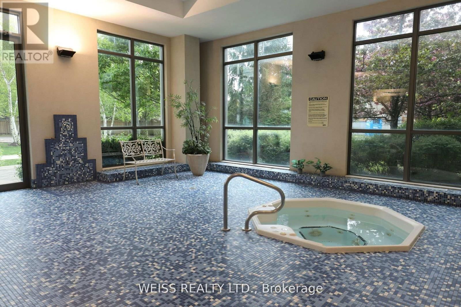 607 - 88 PROMENADE CIRCLE Image 38