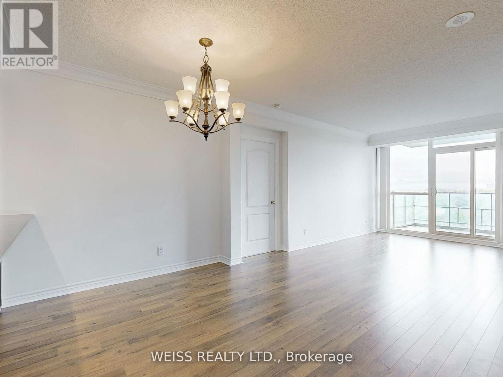 607 - 88 PROMENADE CIRCLE Image 8