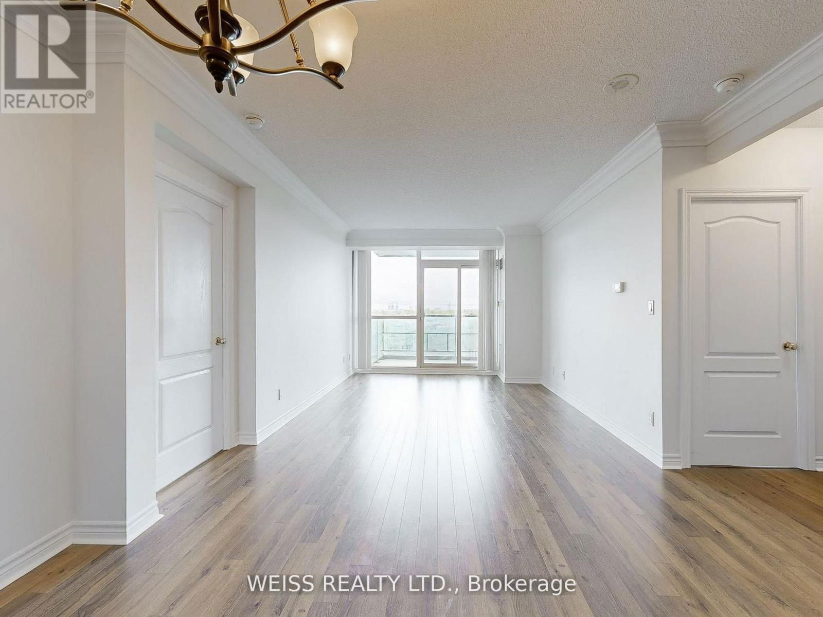 607 - 88 PROMENADE CIRCLE Image 9