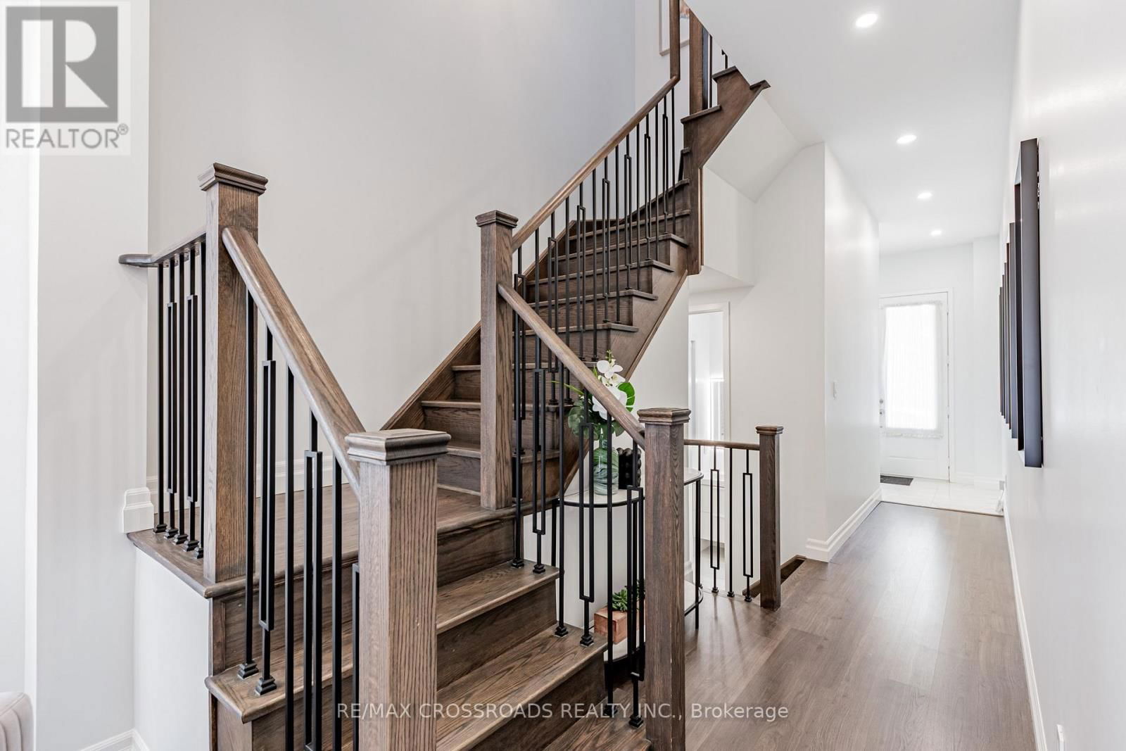 192 ELYSE COURT Image 6