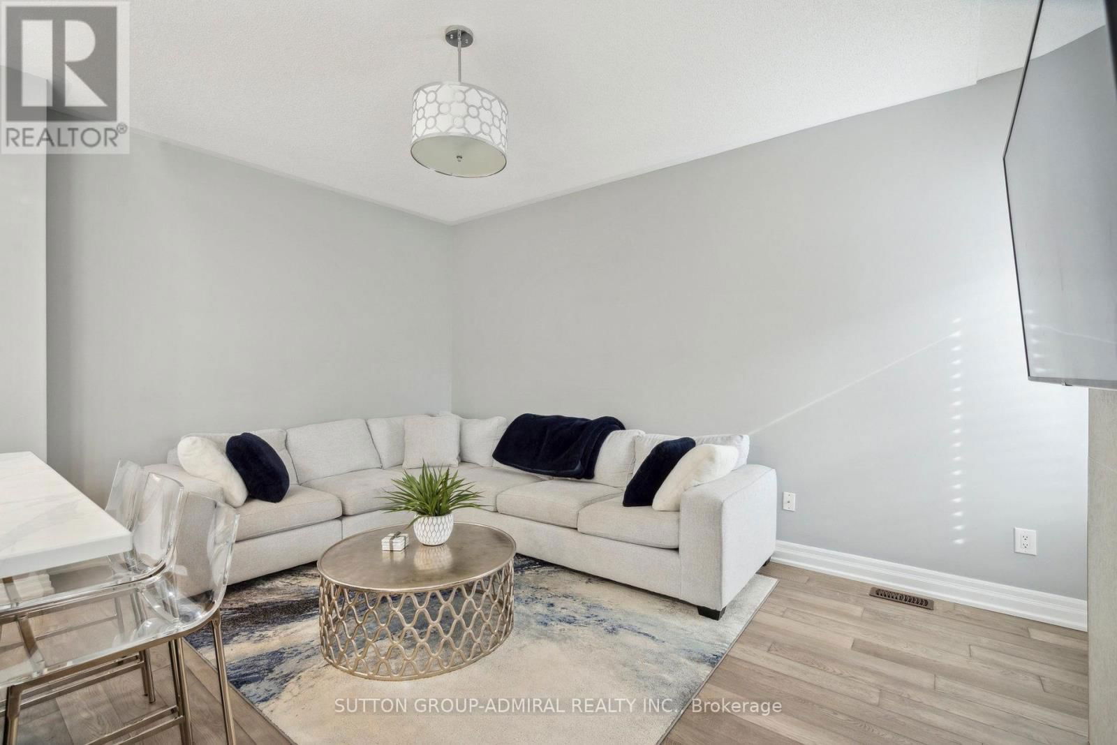 30 BLUE GROUSE ROAD Image 12