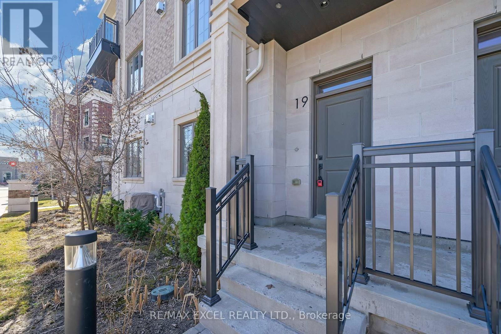 19 SIR FREDERICK BANTING WAY Image 5