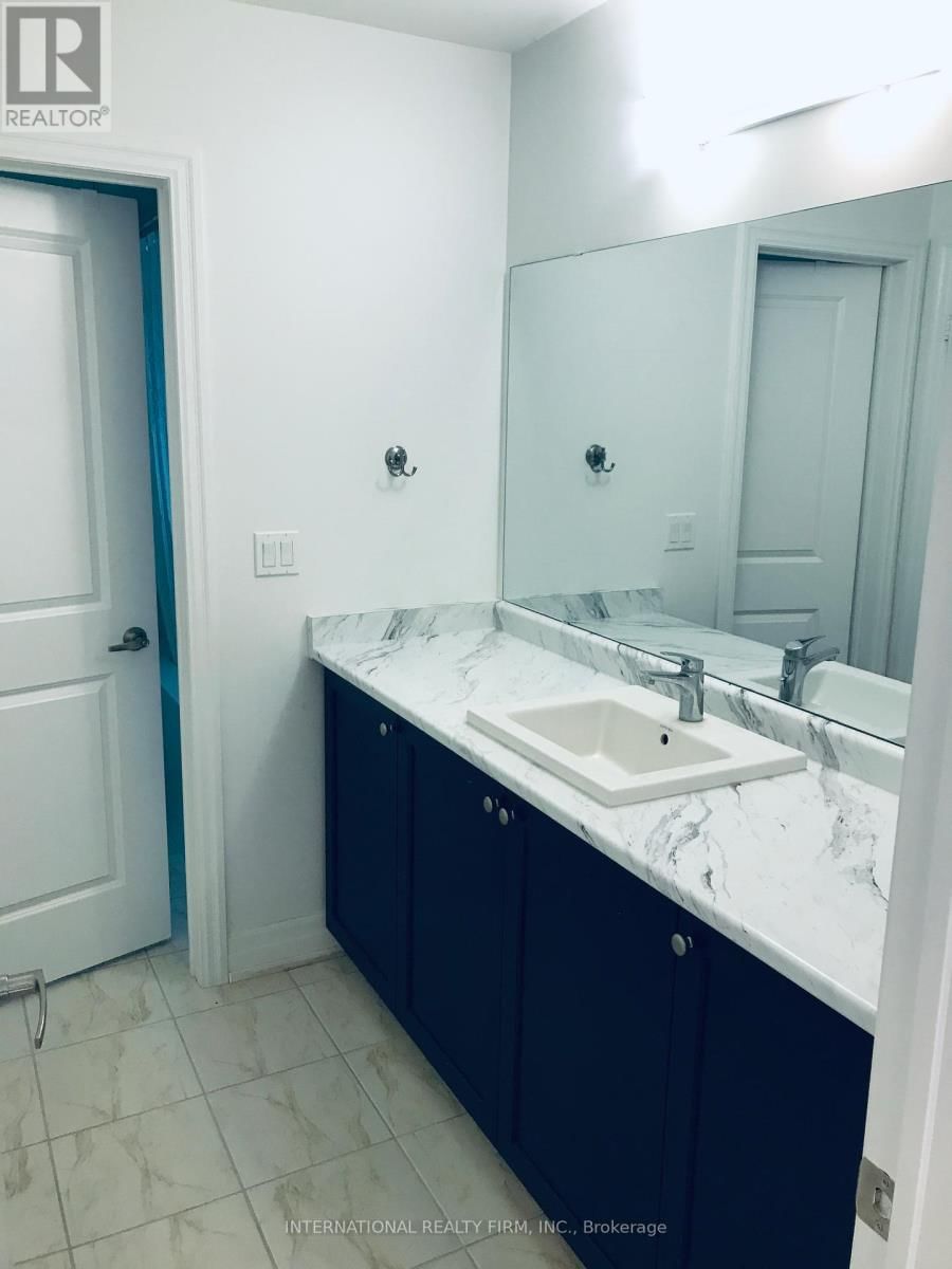 main floor - 59 FRANK KELLY DRIVE Image 19