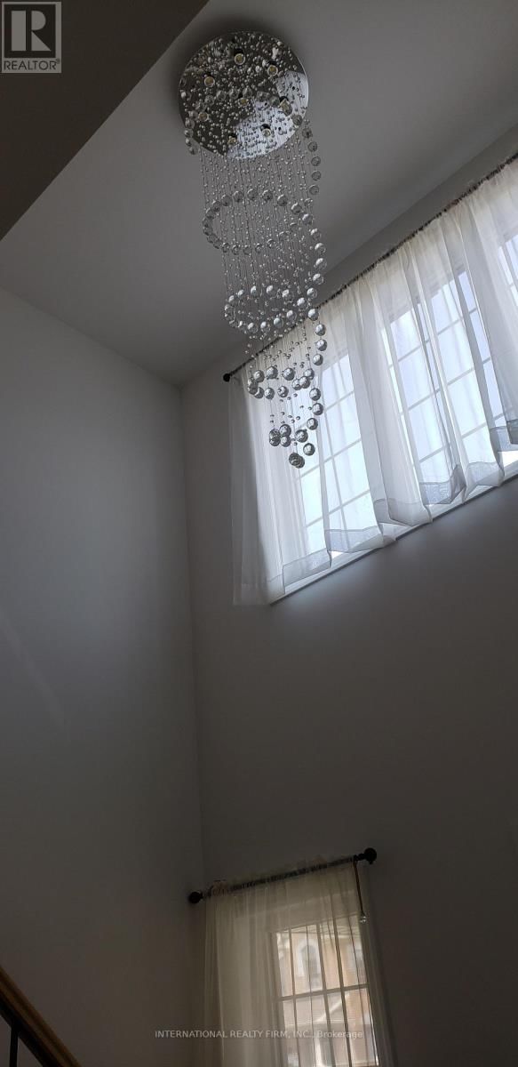 main floor - 59 FRANK KELLY DRIVE Image 3