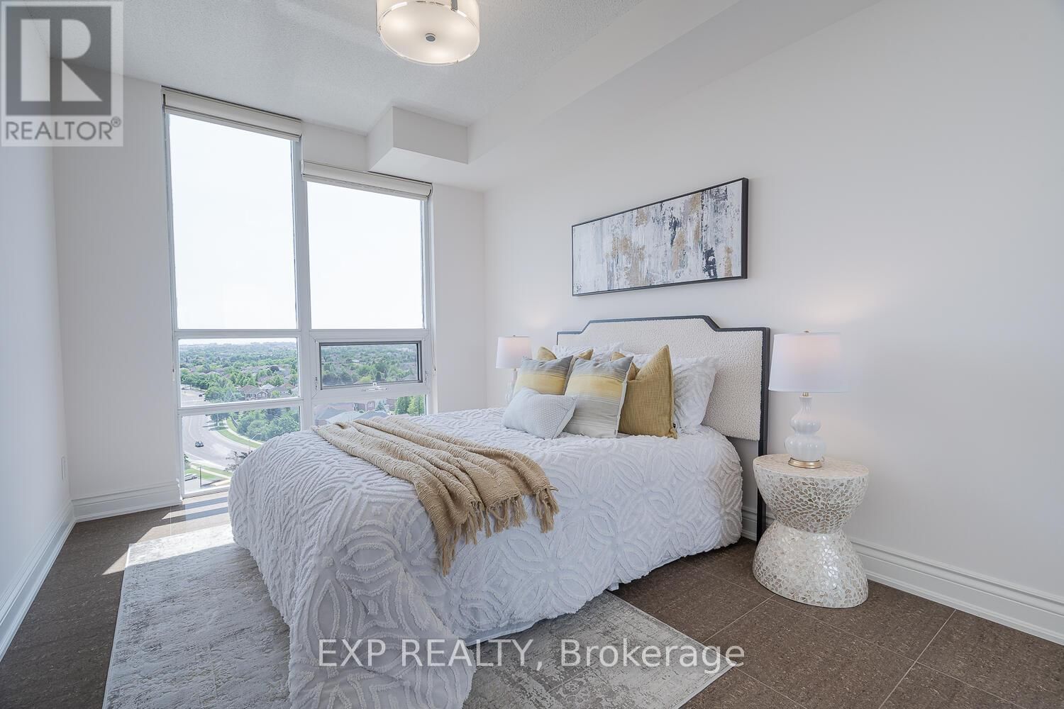 1205 - 88 PROMENADE CIRCLE Image 21