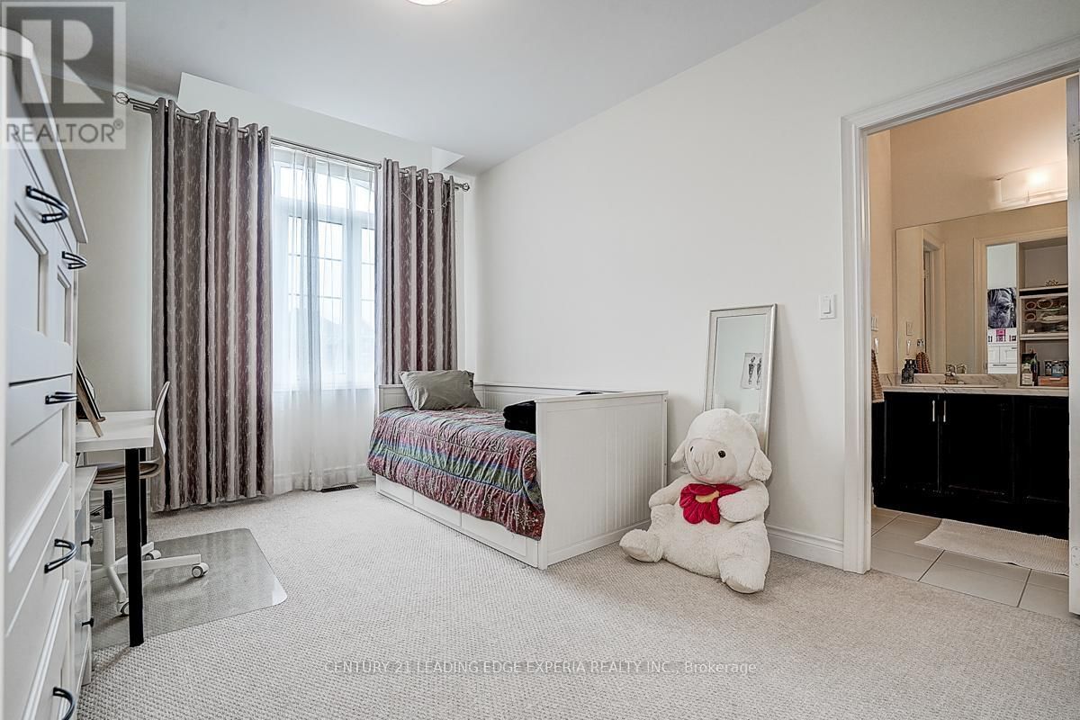 290 INVERNESS WAY Image 32