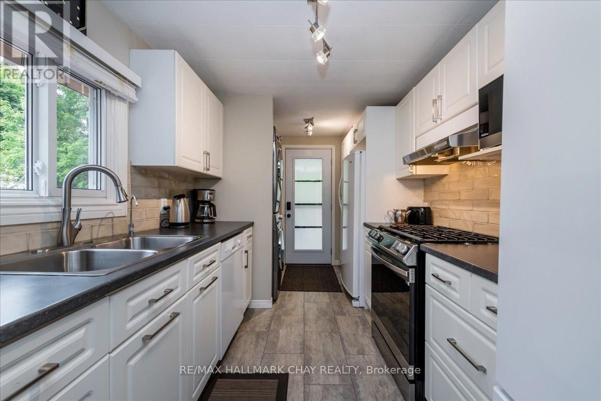 2 CEDAR GROVE Image 10