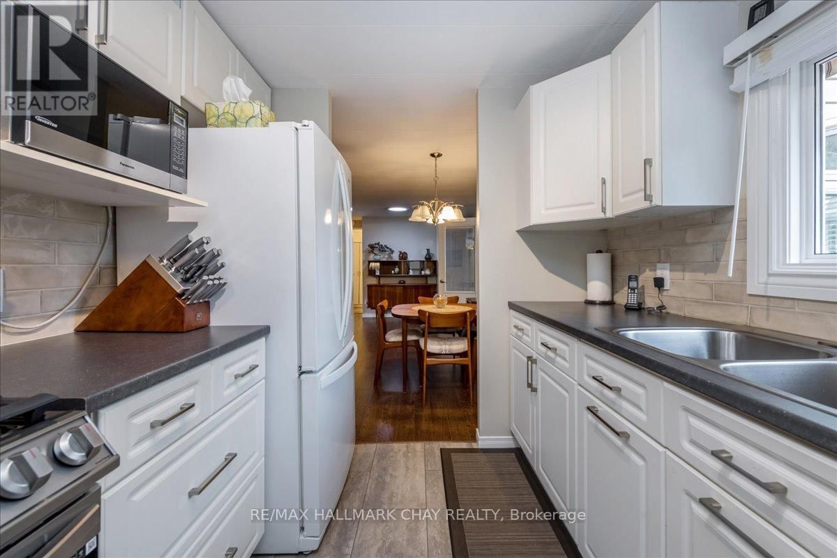 2 CEDAR GROVE Image 12