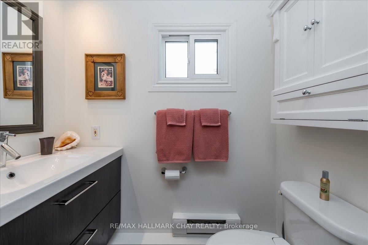 2 CEDAR GROVE Image 16